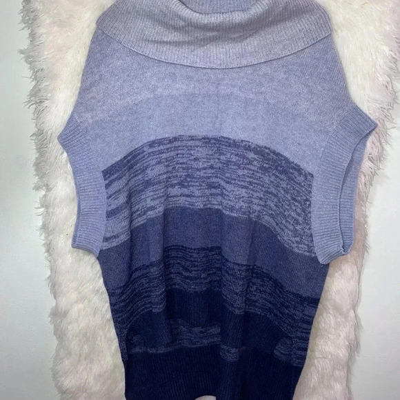 BCBGMaxazria Elinor Tunic Sweater Blue Size XS/S - Picture 3 of 8